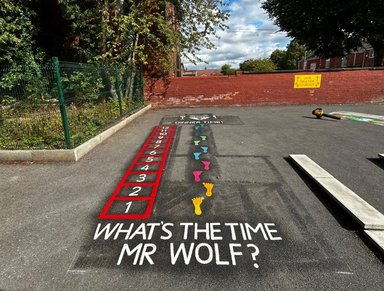 Mr Wolf Marking - 8 x 3m