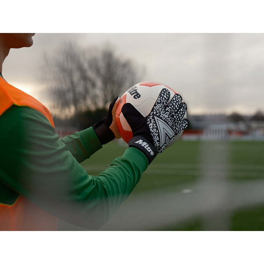 Mitre Magnetite Goalkeeper Glove