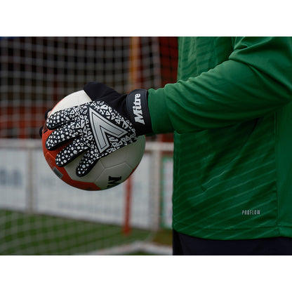 Mitre Magnetite Goalkeeper Glove