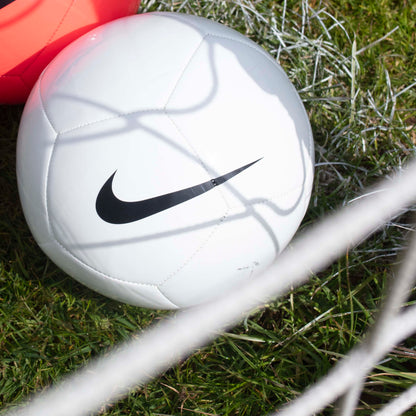 Nike Pitch Football